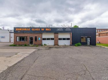 264 E CHICAGO Street , Jonesville, MI 49250