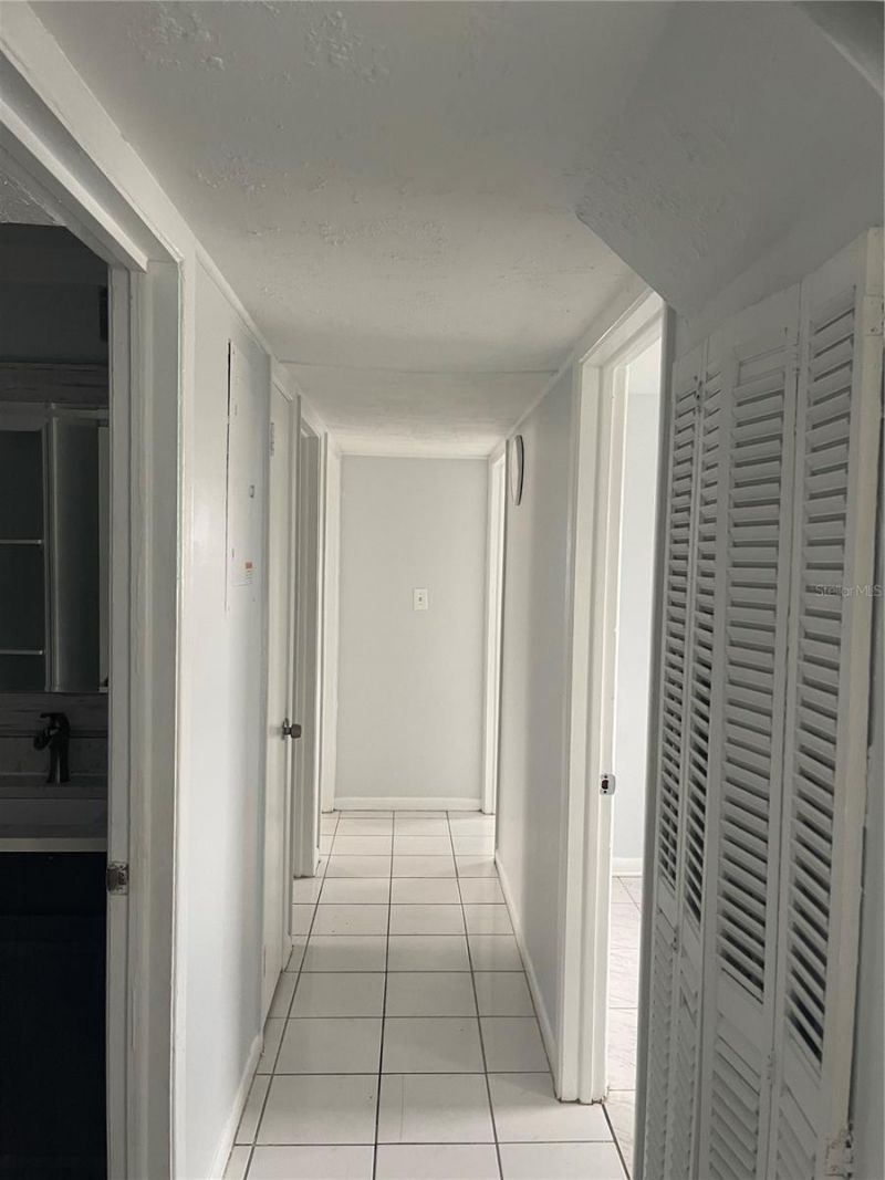 5825 N Thatcher Avenue, Tampa, FL 33614 Photo