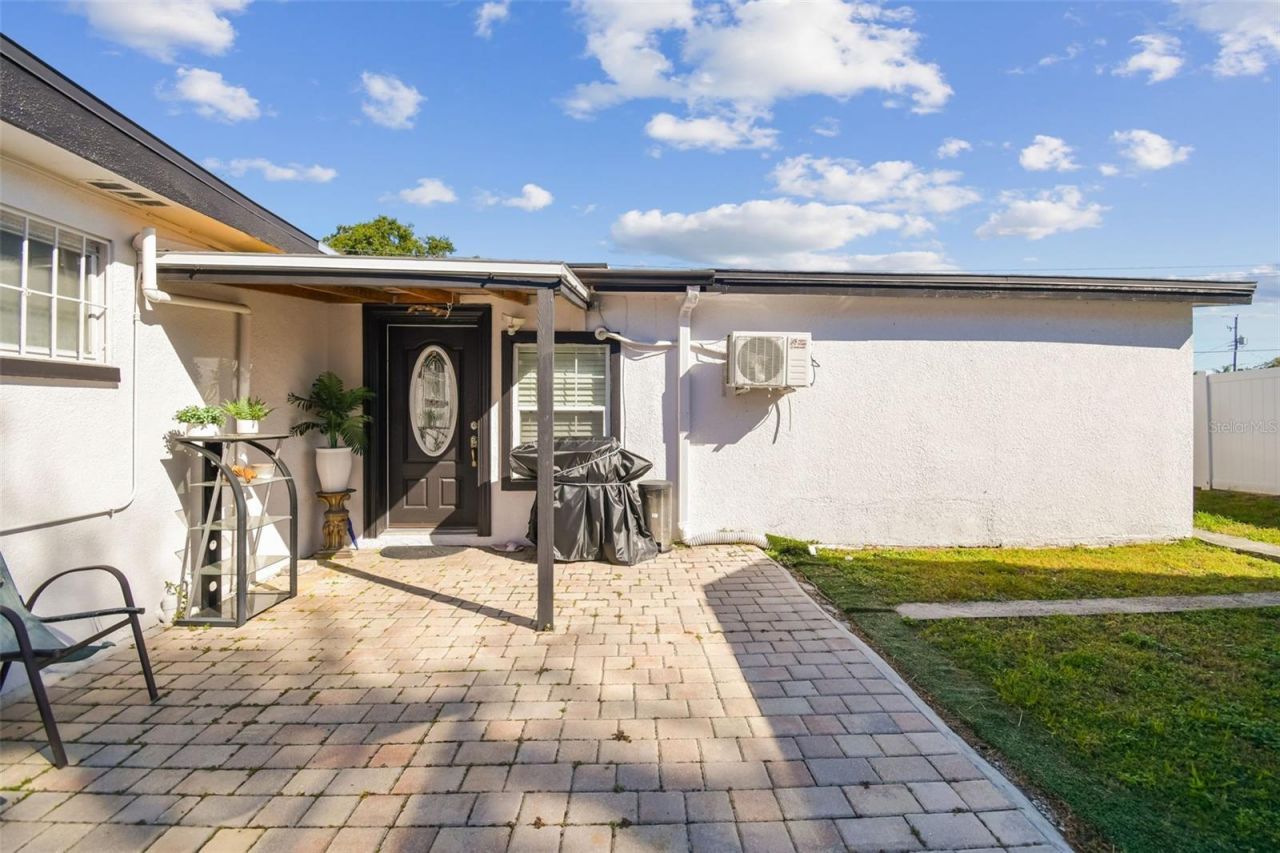 5825 N Thatcher Avenue, Tampa, FL 33614 Photo