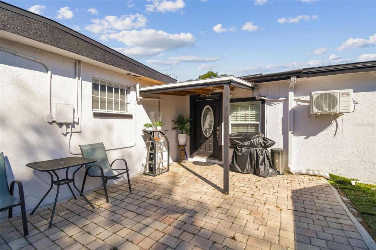 5825 N Thatcher Avenue, Tampa, FL 33614 Photo