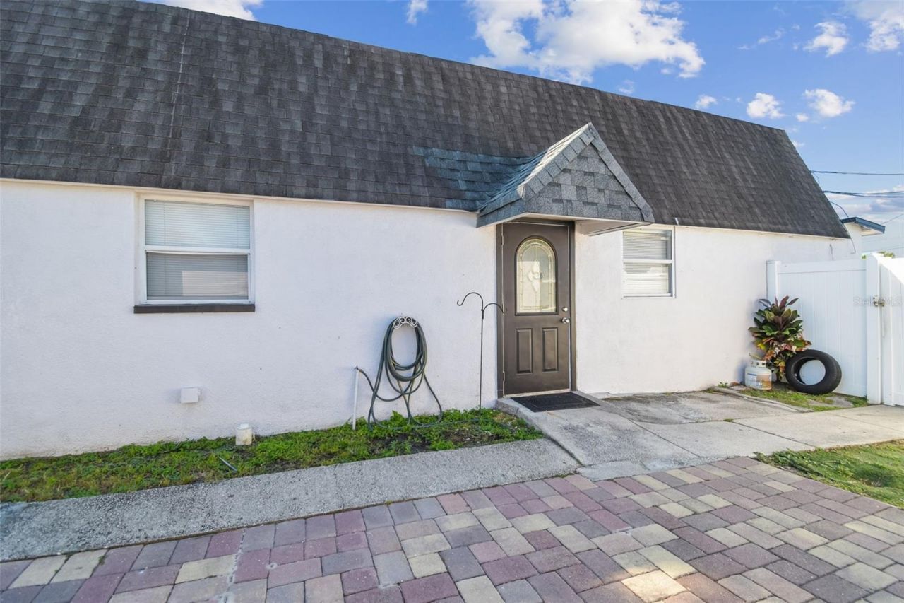 5825 N Thatcher Avenue, Tampa, FL 33614 Photo