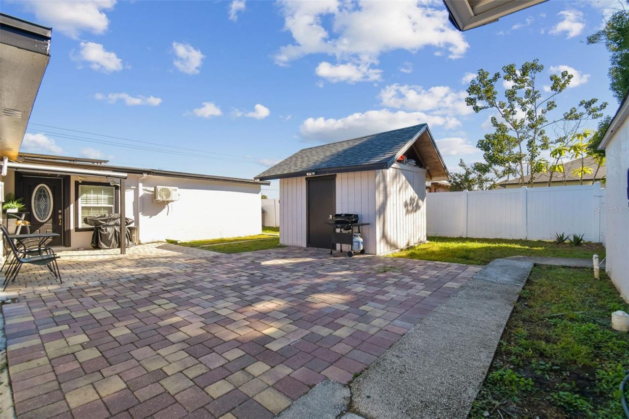 5825 N Thatcher Avenue, Tampa, FL 33614 Photo