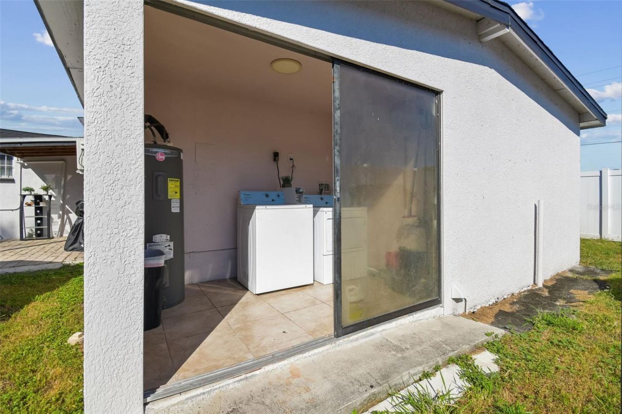 5825 N Thatcher Avenue, Tampa, FL 33614 Photo