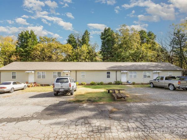 2081 N Whisnant Avenue, Newton, NC 28658