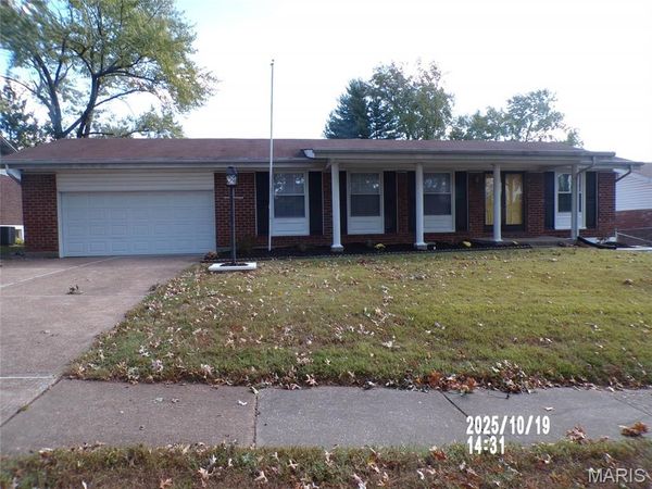 4348 Vandals Drive, Florissant, MO 63033