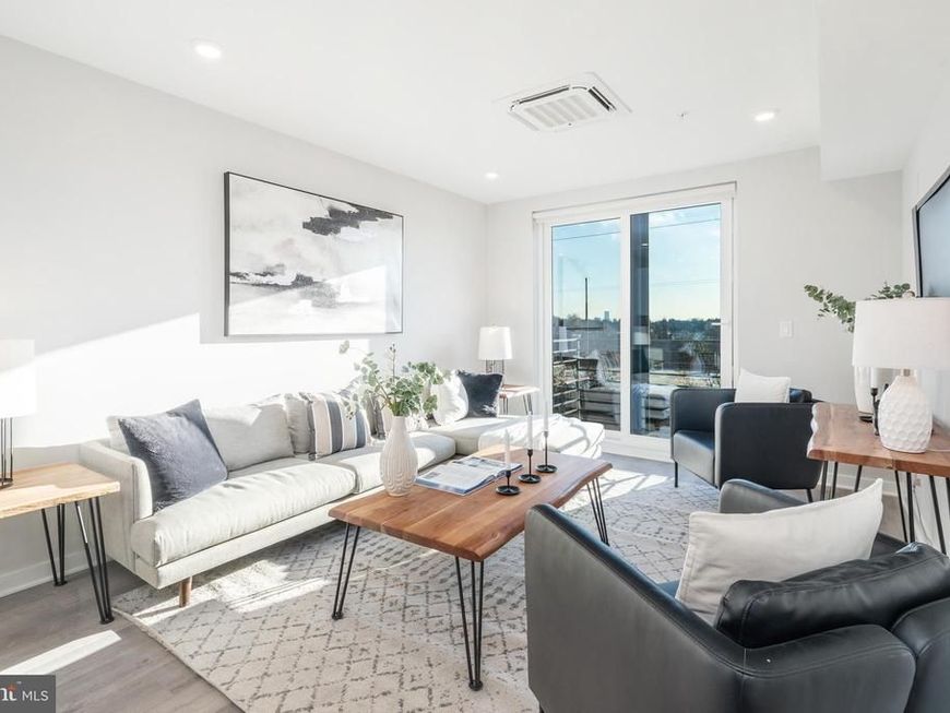 3449 Scotts Lane, Unit B413, Philadelphia, PA 19129 Main Photo