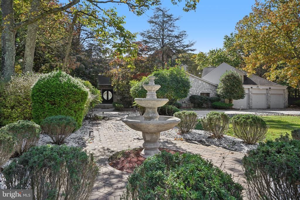 12 N Country Lakes Drive, Marlton, NJ 08053 Main Photo