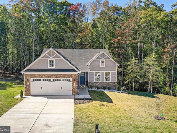 289 PLEASANTS LANE, KILMARNOCK, VA 22482