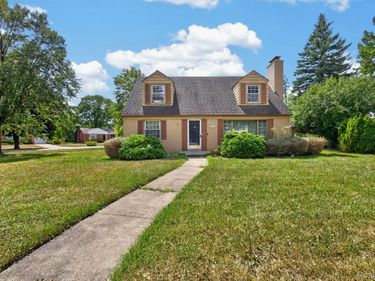 28025 Sunset Boulevard W, Lathrup Village, Mi 48076