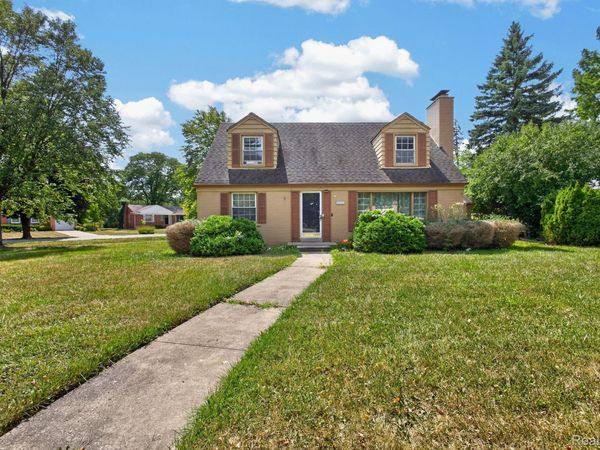 28025 Sunset Boulevard W, Lathrup Village, Mi 48076