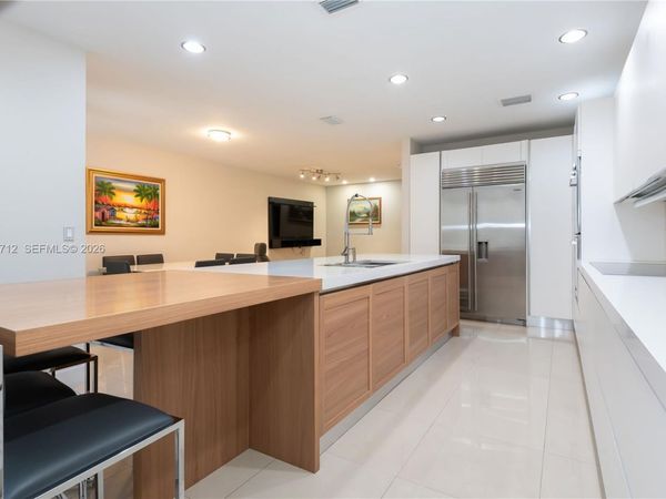 10742 NW 74th Ln, Doral, FL 33178