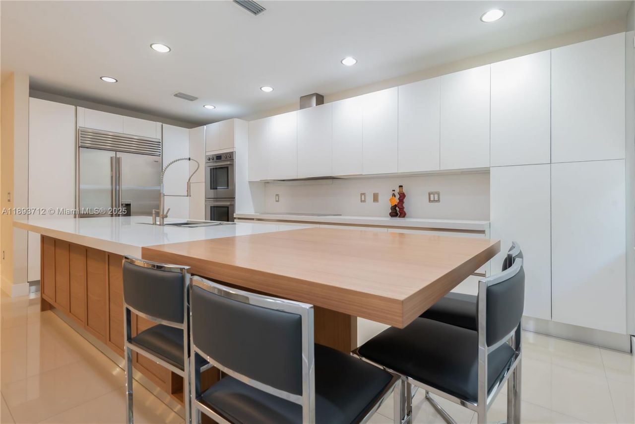 10742 NW 74th Ln, Doral, FL 33178 Photo