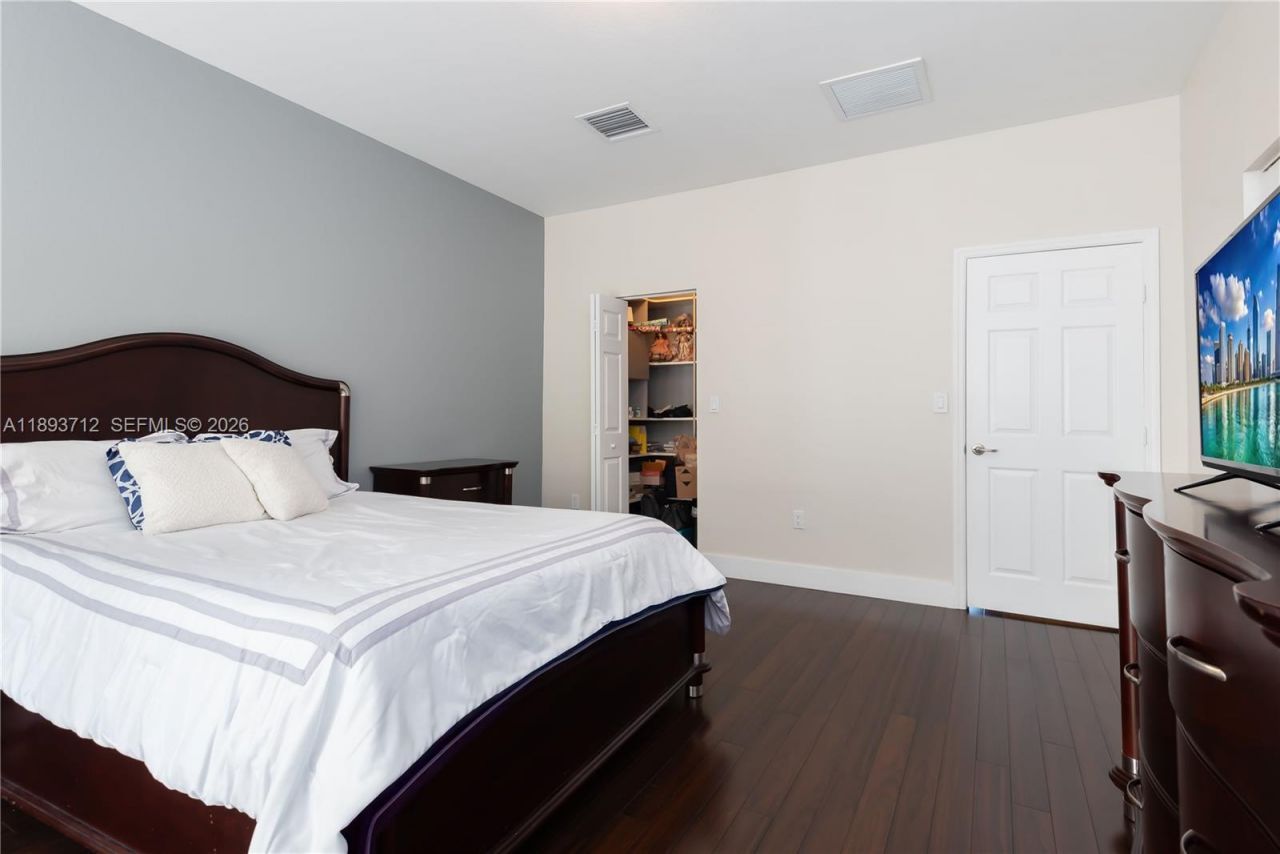 10742 NW 74th Ln, Doral, FL 33178 Photo