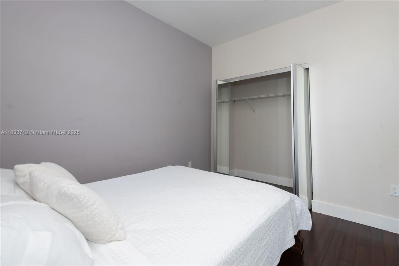 10742 NW 74th Ln, Doral, FL 33178 Photo