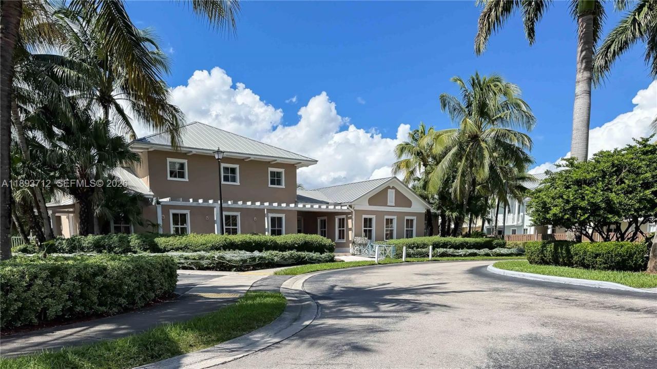 10742 NW 74th Ln, Doral, FL 33178 Photo