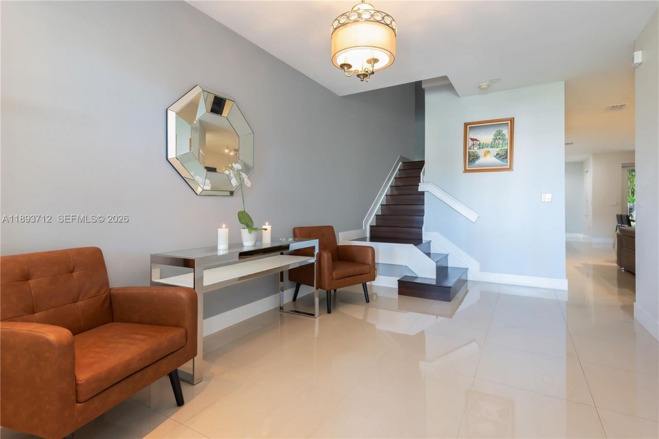 10742 NW 74th Ln, Doral, FL 33178 Photo