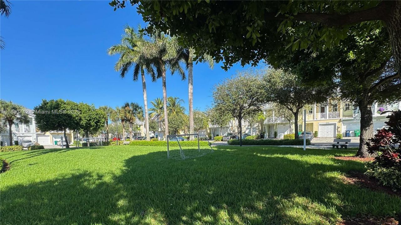 10742 NW 74th Ln, Doral, FL 33178 Photo