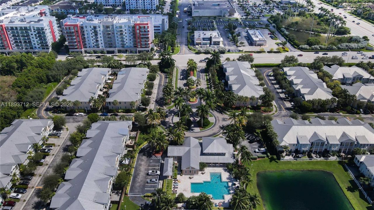 10742 NW 74th Ln, Doral, FL 33178 Photo