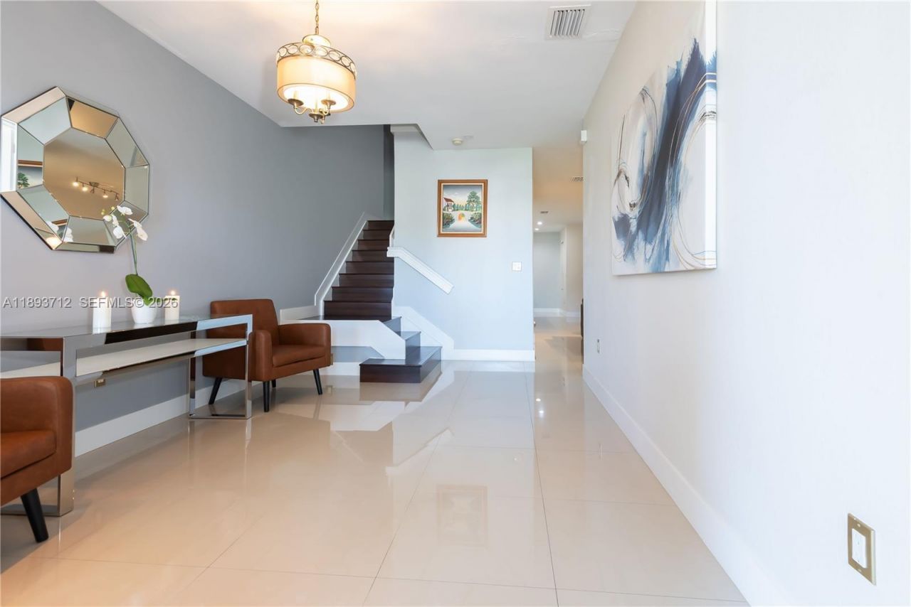 10742 NW 74th Ln, Doral, FL 33178 Photo