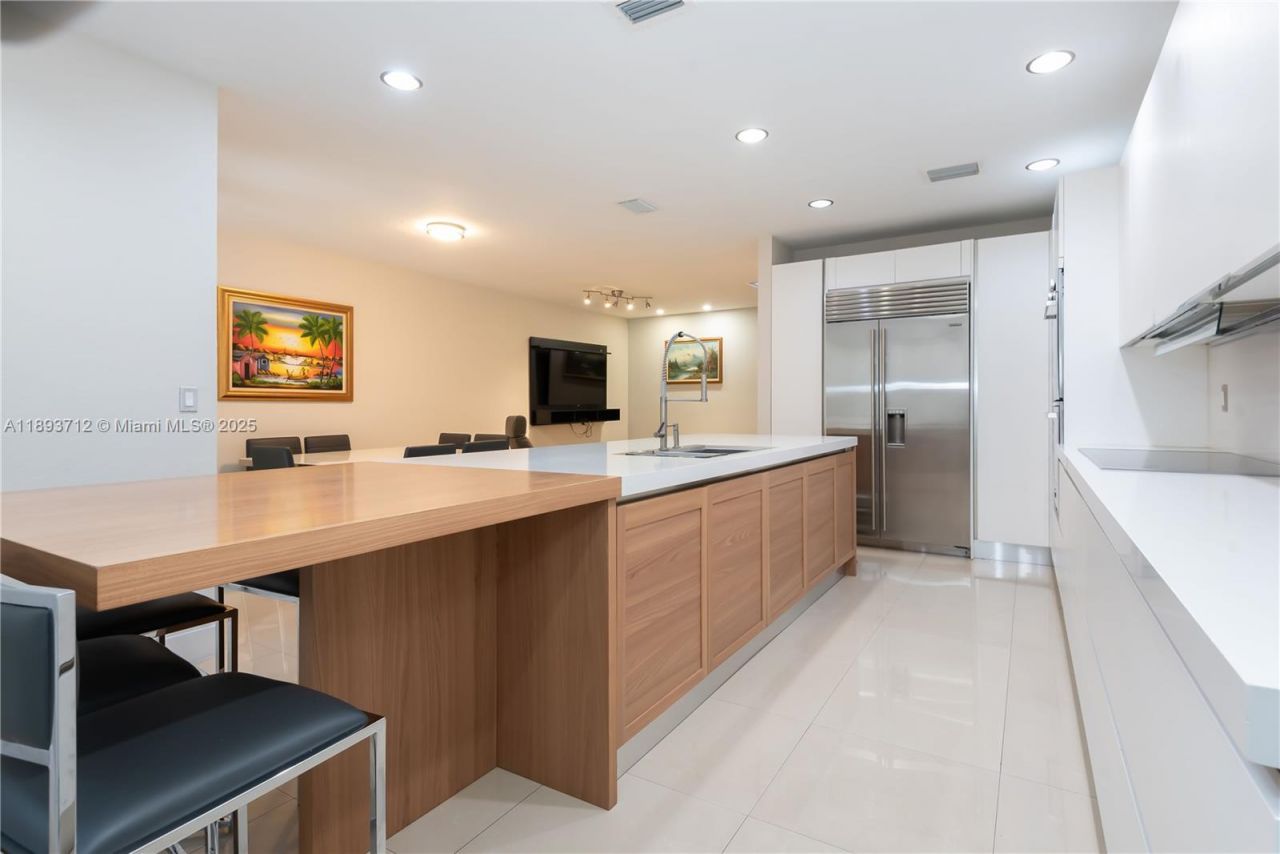 10742 NW 74th Ln, Doral, FL 33178 Photo