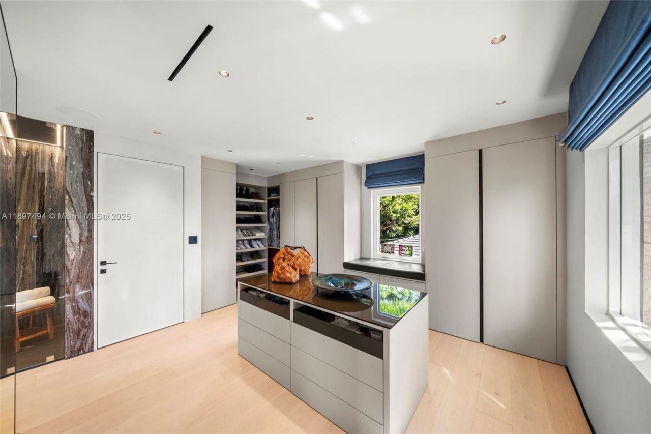 244 W San Marino Dr, Miami Beach, FL 33139 Photo