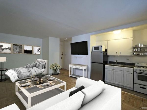 7281 113th Street, Unit 2B, Forest Hills, NY 11375