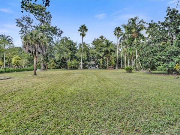 14270 SW 20th Street, Davie, FL 33325