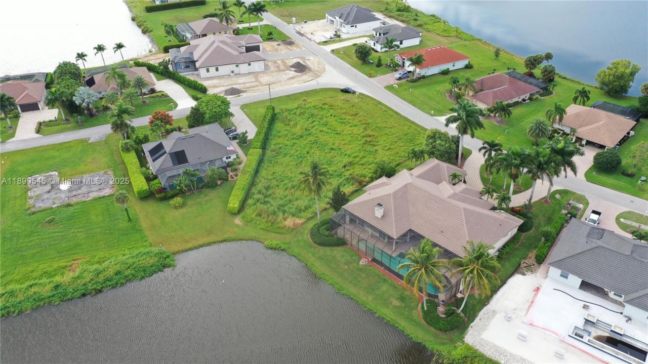 18018 Royal Hammock Blvd, Naples, FL 34114 Photo