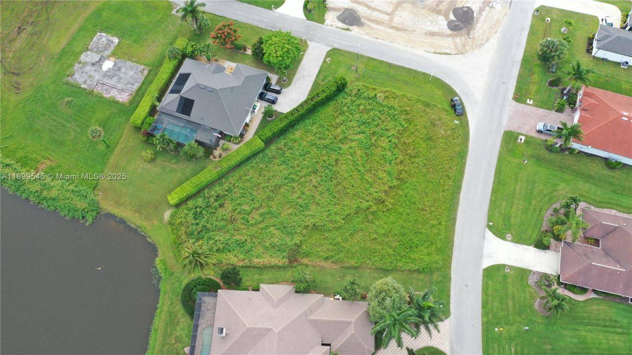 18018 Royal Hammock Blvd, Naples, FL 34114 Photo
