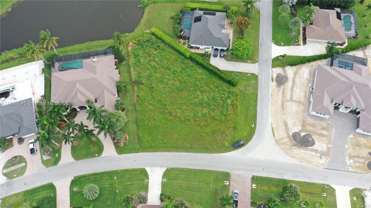 18018 Royal Hammock Blvd, Naples, FL 34114 Photo