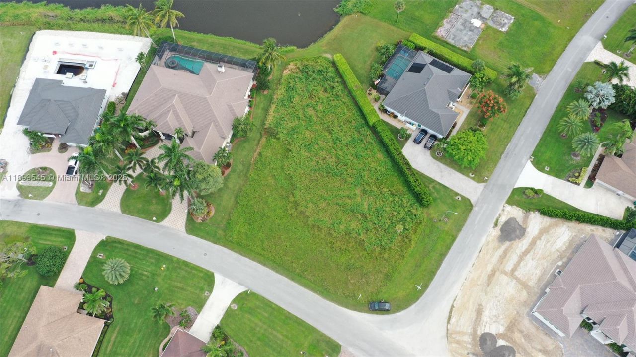 18018 Royal Hammock Blvd, Naples, FL 34114 Photo
