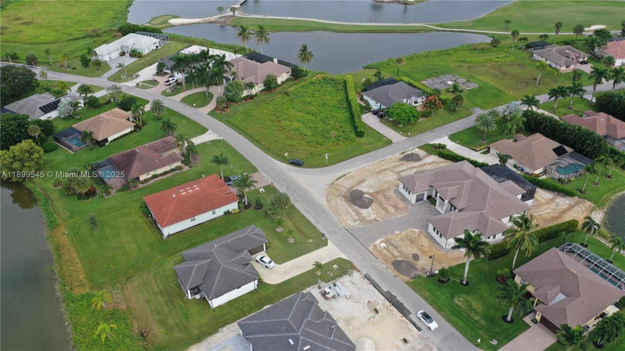 18018 Royal Hammock Blvd, Naples, FL 34114 Photo
