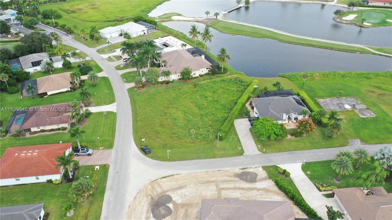 18018 Royal Hammock Blvd, Naples, FL 34114 Photo