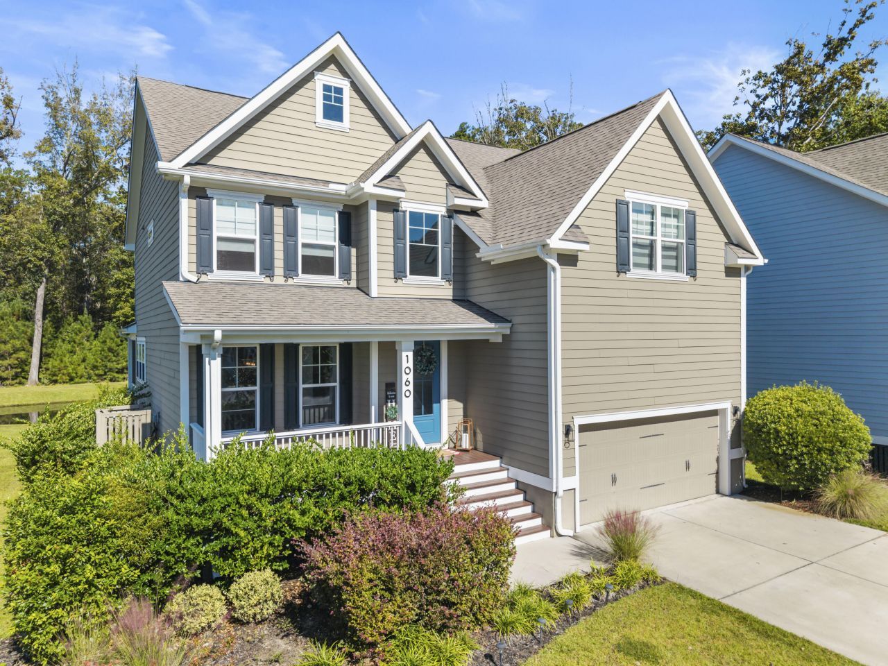 1060 Hunt Club Photo 1