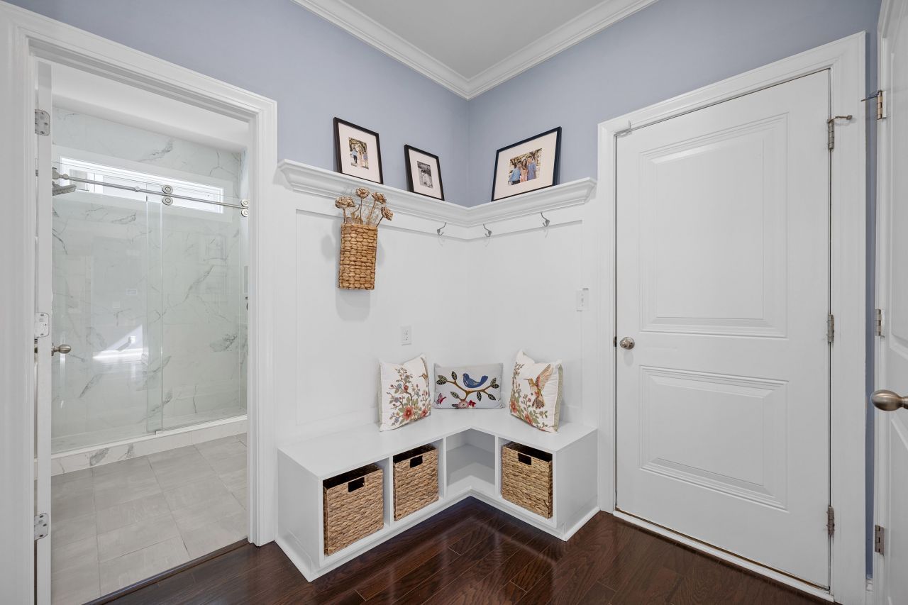 1060 Hunt Club Photo 19