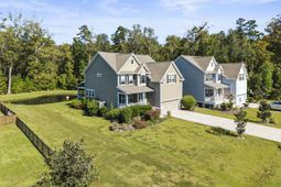 1060 Hunt Club photo 4