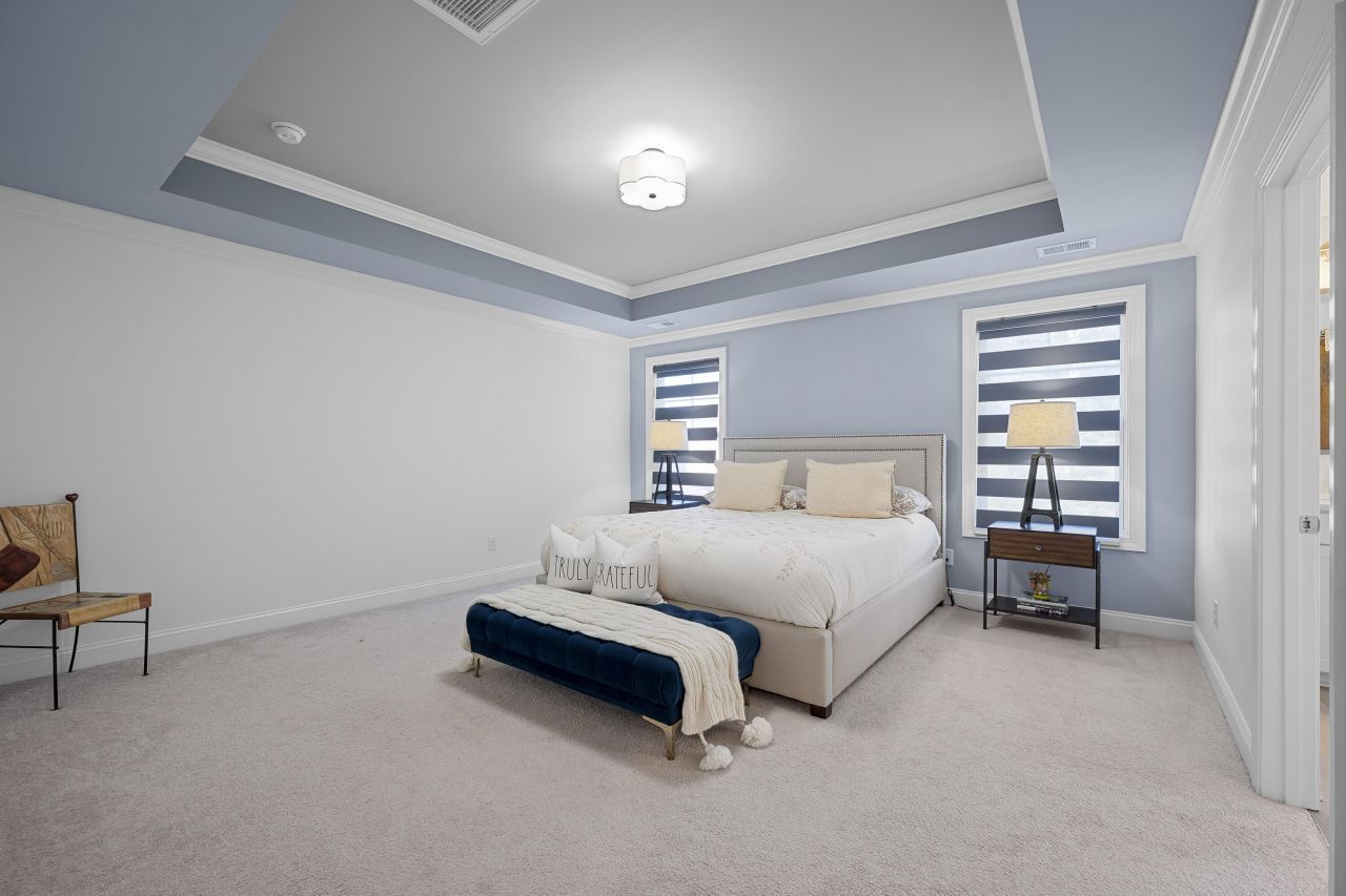 1060 Hunt Club Photo 21