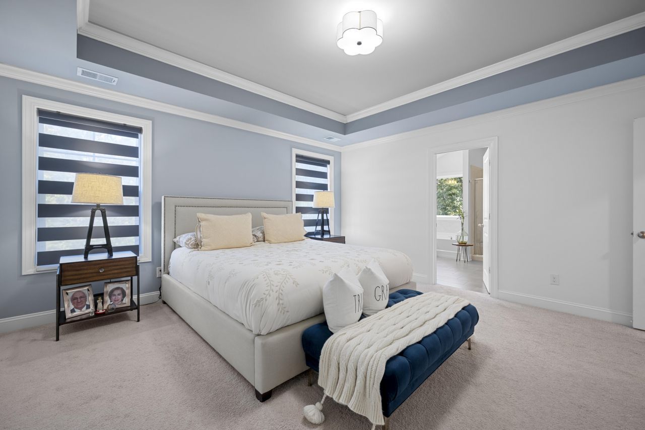 1060 Hunt Club Photo 22