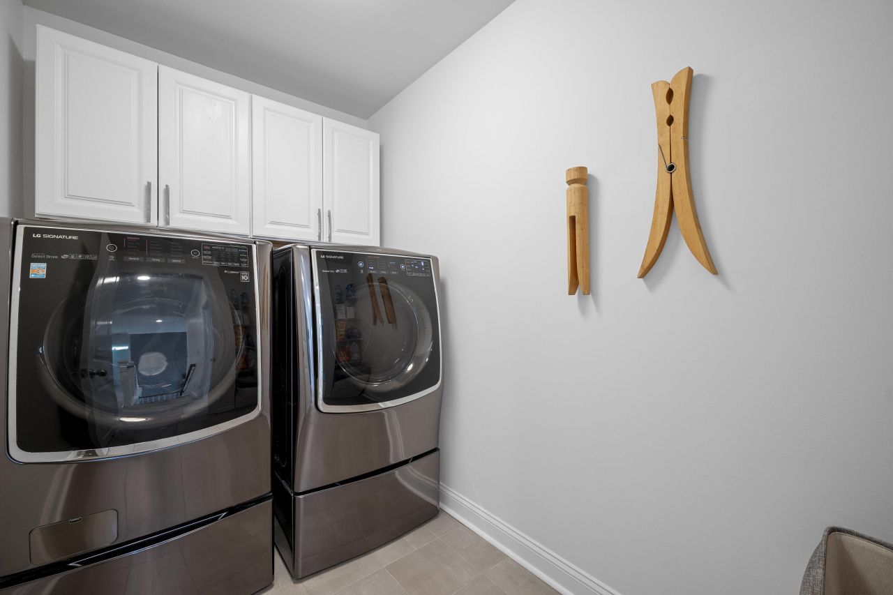 1060 Hunt Club Photo 30