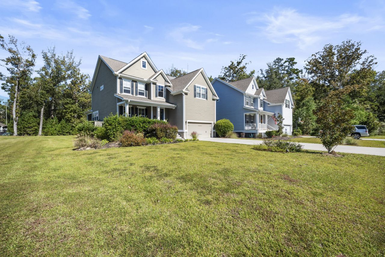 1060 Hunt Club Photo 32