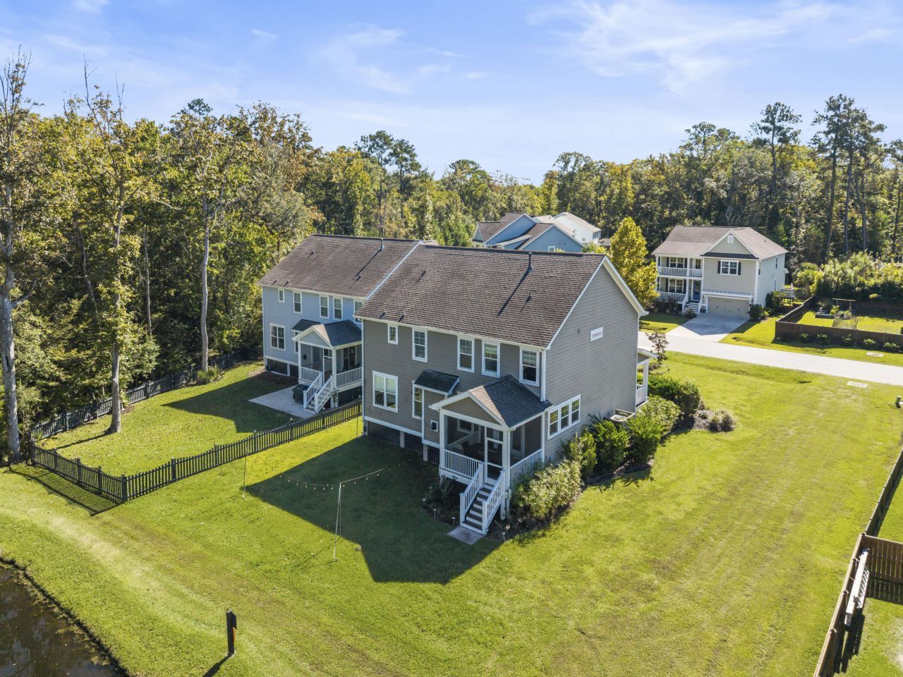 1060 Hunt Club Photo 33