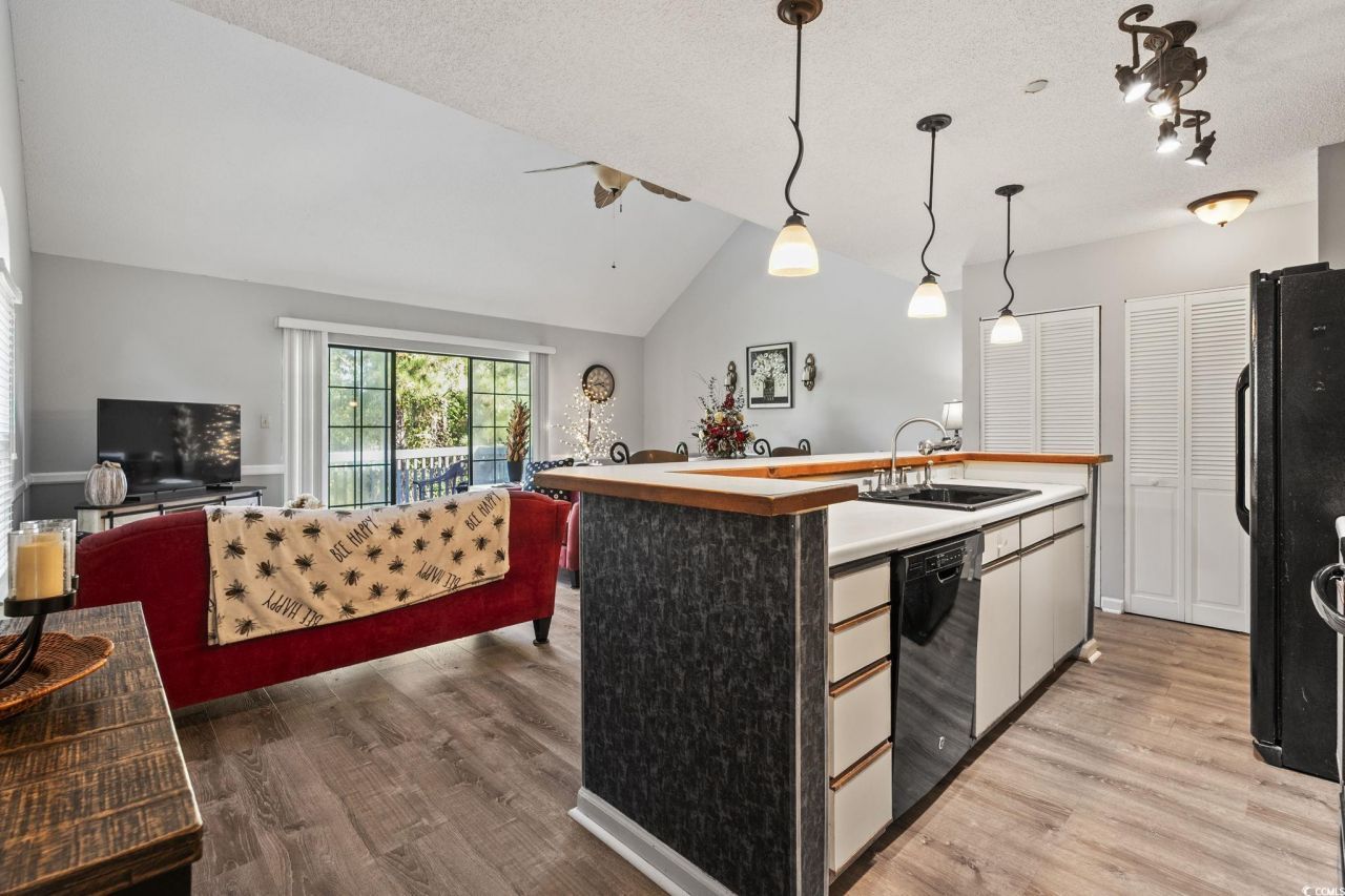 4349 Spa Dr. Photo 4