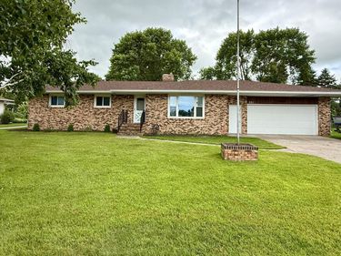 604 5th Avenue SE, Barnesville, MN 56514