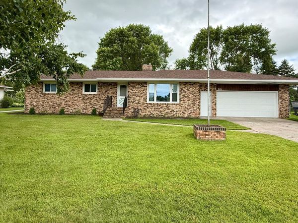604 5th Avenue SE, Barnesville, MN 56514