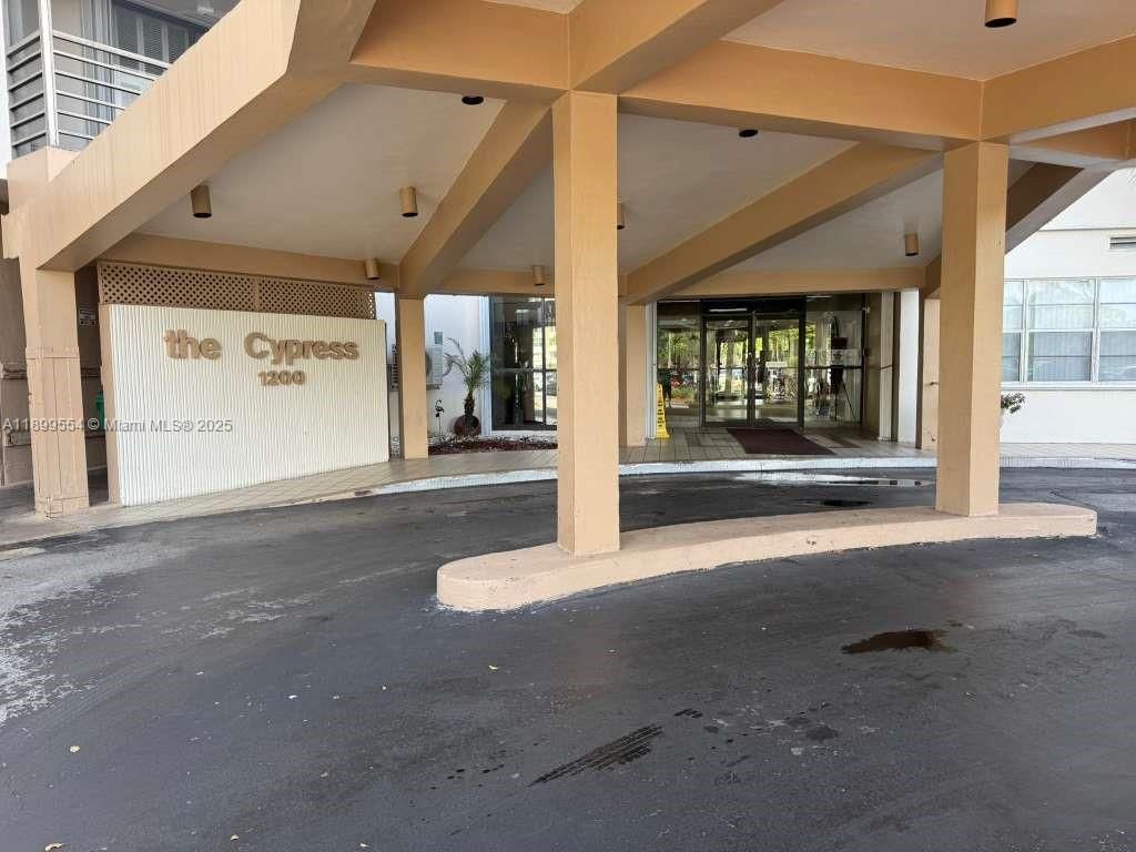 1200 Saint Charles Pl, Unit 321, Pembroke Pines, FL 33026 Photo