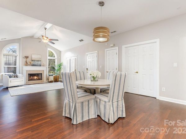 8572 Highland Glen Drive, Charlotte, NC 28269