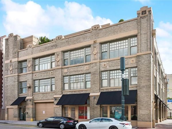 1000 ST CHARLES Avenue, Unit D, New Orleans, LA 70130