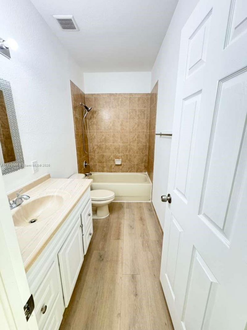 2962 NW 35th Ave, Unit 2962, Lauderdale Lakes, FL 33311 Photo