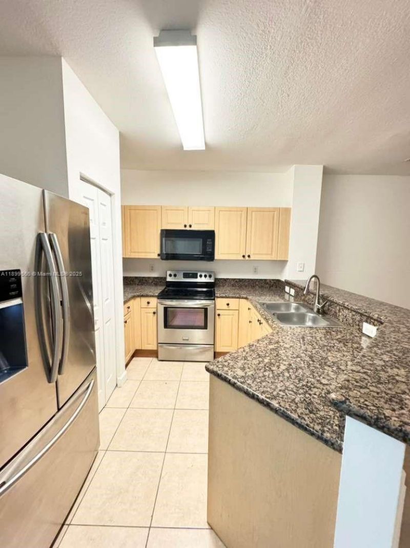 2962 NW 35th Ave, Unit 2962, Lauderdale Lakes, FL 33311 Photo