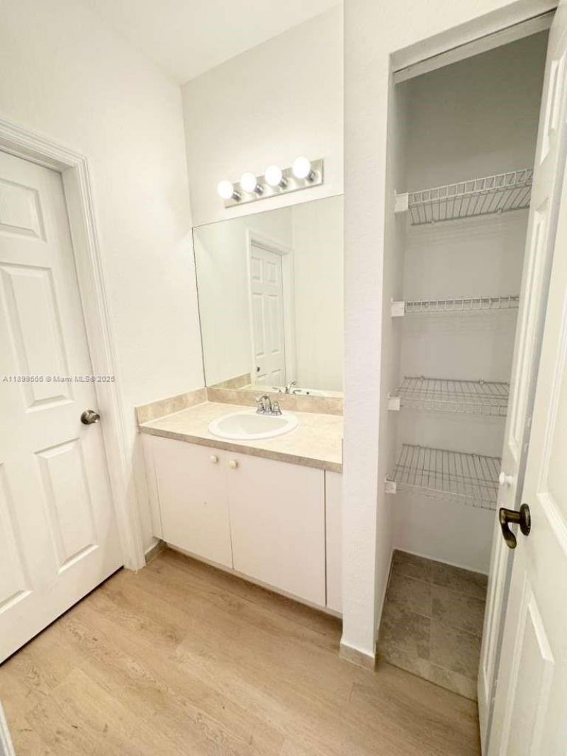 2962 NW 35th Ave, Unit 2962, Lauderdale Lakes, FL 33311 Photo